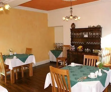 Throapham House Hotel 5*